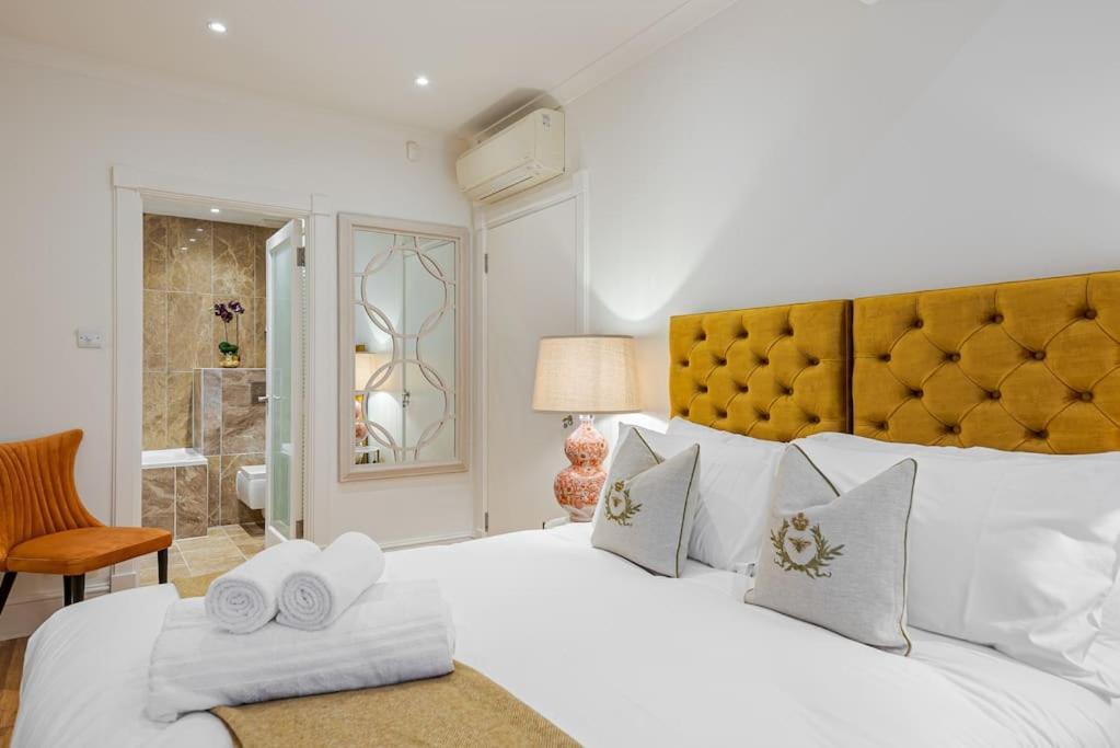Chic Belgravia Hideaway With Private Patio 10 Mins To Harrods London Kültér fotó