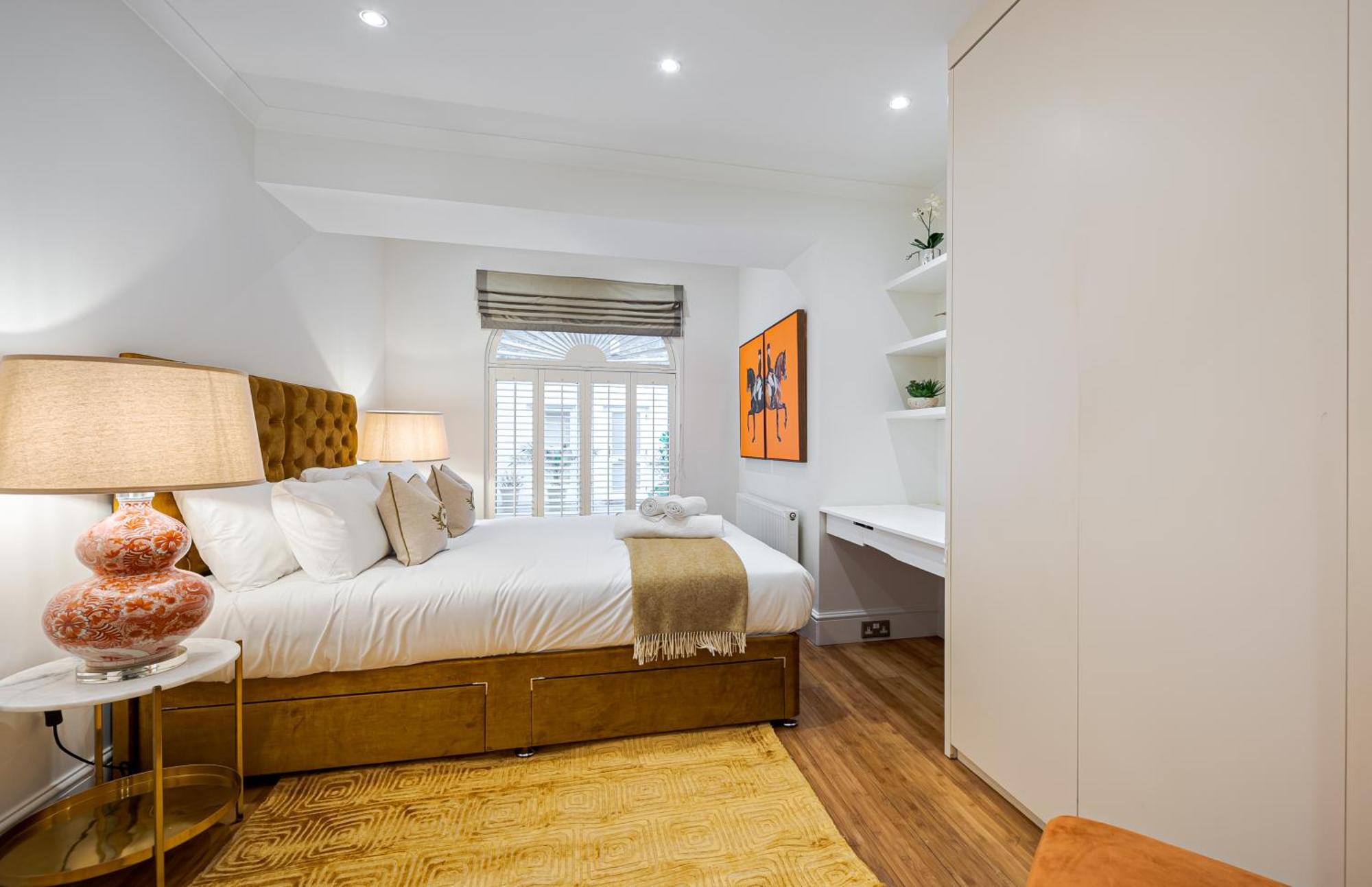 Chic Belgravia Hideaway With Private Patio 10 Mins To Harrods London Kültér fotó